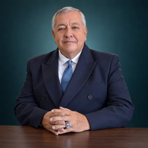 Retrato profesional de Ramón H. Romero Rodríguez